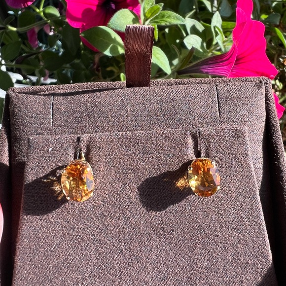 Vintage Citrine Oval Earrings in 14K Yellow Gold - Picture 5 of 10